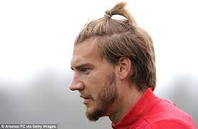 A top knot is just an ordinary knot made by pulling hair halfway through an elastic. Nicklas Bendtner From Arsenal Wonderkid To A Pants Career His Rise And Fall Daily Mail Online