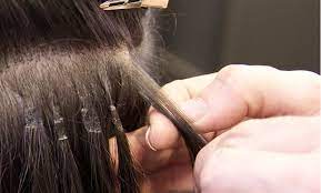 Las extensiones de queratina son las más populares entre las famosas que lucen largos y brillantes cabellos. Extensiones De Pelo Con Queratina Como Llevarlas