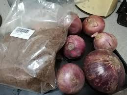 Sebelum memulai pembuatan sabun, lindungi dirimu dengan masker dan sarung tangan. Guna Bawang Dan Gula Merah Aje Dah Boleh Hasilkan Baja Organik Pokok Pun Jadi Makin Subur Mudah Aje Caranya Keluarga