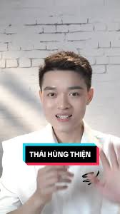 Cách Cầm Cờ Việt Nam Khi Trượt Tuyết