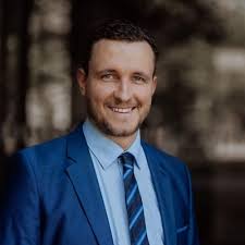 Wissenschaftliche Mitarbeiterinnen und Mitarbeiter — TechInf