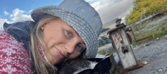 Sara er ensom i jula: