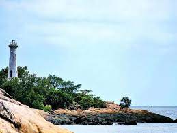 Pantai minyak beku adalah titik permulaan sejarah batu pahat yang mendapat namanya dari sebuah peristiwa memahat perigi. Minyak Beku Beach Beach Batu Pahat Travelmalaysia