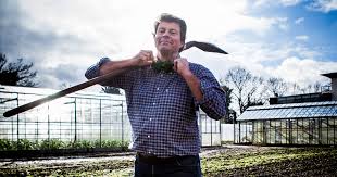 .ingrediënten 100 g gedroogde witte bonen, 1 sjalot, in stukjes, 1 pot gevogeltefond (380ml), 400g lamsrack, 12 snijbonen, 16 peultjes, 12 verse tuinbonen. Start To Moestuin Met Wim Lybaert Met Deze Zaadjes Kan Het Niet Mislukken Tenzij Je Echt Keihard Je Best Doet Binnenland Hln Be