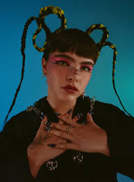 Benee, 21 vinilos y CDs con CDandLP