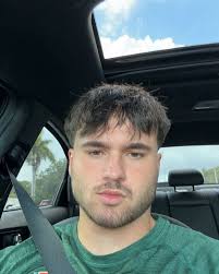 My name is Ella Lockhart and I'm from Vero Beach, Florida. I am 100%  committed to FAU and I am majoring in health science!!! I love hanging out  with friends, going to