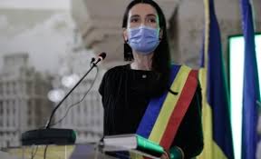 Sunt maldăre de deşeuri pe marginea bulverdelor şi a străzilor. Cu Sectorul 1 Sub Gunoaie Clotilde Armand Se CeartÄƒ Cu Firea Pe Facebook LuaÈ›i Urgent Diamantele De La Dl Tudorache È™i PlÄƒtiÈ›i Facturile Pentru Gunoi Stiri Pe Surse Cele Mai Noi Stiri
