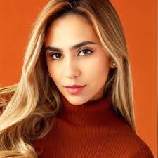 Sabrina Toledo's Instagram, Twitter & Facebook