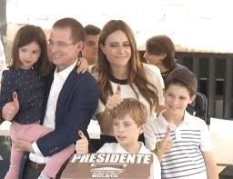 Anaya cortés es un político mexicano egresado de la universidad autónoma de querétaro, militante del pan y excandidato a presidente de méxico. Voto Ricardo Anaya En Queretaro