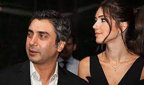 Nagehan kaşıkçı ani bir kararla necati şaşmaz ile nikah masasına oturmasıyla gündeme. Necati Sasmaz Ve Nagehan Kasikci Nin Bosanma Davasinda Tarikat Detayi