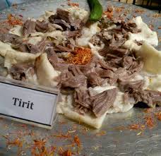 Bazı yörelerde düğün yemeği olarak bile servis edilir tirit yemeği. Urfa Tiridi Sanliurfa Ticaret Ve Sanayi Odasi