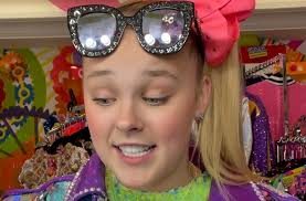 Villarreal first performed the song mundo de juguetes at pipo, a local tv show her parents took her to. Jojo Siwa Apologizes For His Board Game Criticized As Inappropriate Light Home