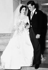 Ma prima di cominciare vi sveliamo un segreto: Abiti Da Favola I Vestiti Da Sposa Delle Star