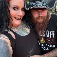 Leanna Lambert's Instagram, Twitter & Facebook