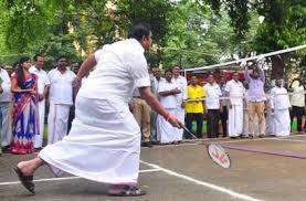 Palaniswami, sasikala's choice for tamil nadu chief minister, ranked next to o.panneerselvam in jayalalithaa's cabinet. Video Of Edappadi Pazhaniswamy Playing Badminton Goes Viral He Plays With Multiple Shuttlecock Chennai Memes