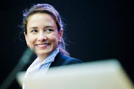 Une femme au milieu des requins: Raquel Rosa, l'agente qui a su se faire sa  place dans le football