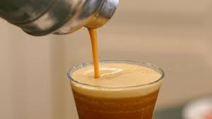 Sambil Berjoget Aksi Wanita Cantik Ini Sajikan Teh Tarik Bikin Gagal Fokus