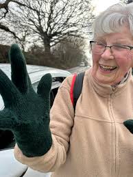 Today Grace and I ventured to the Decoy Country Park in Newton Abbot. We  had never been before, so it was another walk to tick off our bucket list.  We parked along