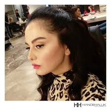 Pembe Renk Ruju Gunduz Kullanirken Daha Sevimli Bir Gorunum Icin Parlak Bitisli Gece Gorunumu Icin De Iddiali Ama Mat Bir Tonunu Kullanabilirsiniz Makeup