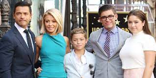 But one thing we do know is kelly ripa and mark consuelos seem to have found the secret. Kelly Ripa And Mark Consuelos Kids Look Just Like Them Photos