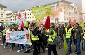 Die saharawüste ist eine der wichtigsten quellen für die verteilung der mineralstaubpartikeln. Karlsruhe Warnstreiks Im Offentlichen Dienst Baden Wurttemberg Stuttgarter Nachrichten