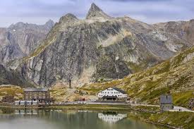 Entry restrictions for all those who have stayed or transited in switzerland in the fourteen days preceding the entry into italy, the legislation stipulates the following requirements upon entry in italy:. Switzerland Holds Off On Open Borders With Italy