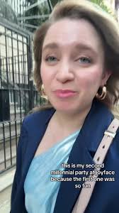 This is so fun and everyone has to go #nyc #nycparty #millennial #joyface  #eastvillage #thingstodo #thingstodonyc