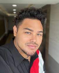 (2008) and biarkan musim berganti (1971). Gandeng Rossa Ke Tasyakuran Leslar Ivan Gunawan Dipuji Makin Ramping Matamata Com