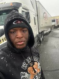 Reporting live from Vermont! Good Evening let's make it happen and stay in  position💯🙏🏾