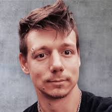 Whats this? New version or new game? It says download but I cant since my  country number is not in selection