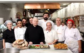 Muchos talleres de cocina en madrid tienen como objetivo ser una primera toma de contacto con los fogones de un restaurante, dirigidos qué se puede aprender en estos cursos de cocina en madrid. El Cura Lezama Abre Escuela De Hosteleria En Madrid Escuela Hosteleria Sevilla Esh