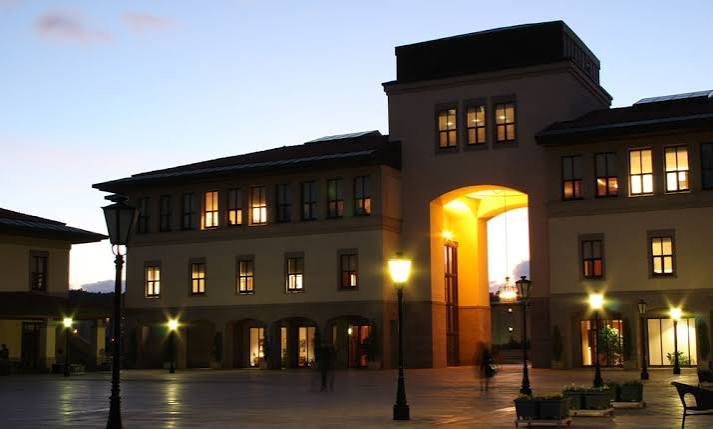 Koç Üniversitesi Kampüs Mimarisi - Koç Üniversitesi