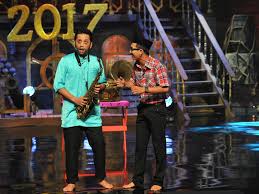 Maharaja lawak mega 2017 telah kembali lagi dengan bertemakan empayar lawak dan menampilkan 15 lanun lawak dari 3 buah negara iaitu malaysia, singapura dan indonesia untuk mencari seorang lagi juara baharu setanding dengan juara terdahulu iaitu osbon (2011), jozan. Dzawin Peroleh Markah Tertinggi Di Separuh Akhir Adakah Juara Maharaja Lawak Mega 2017 Seorang Peserta Indonesia Entertainment Rojak Daily