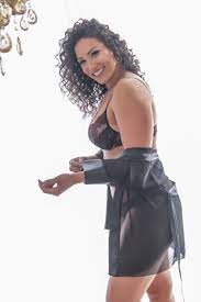 Maybe you would like to learn more about one of these? Tandara Caixeta Troca Uniforme Por Lingerie Em Ensaio Fiz Para Minha Autoestima Vogue Celebridade