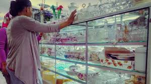 Terjual jual etalase warung cod bandung kaskus. Surga Belanja Perlengkapan Makan Dari Keramik Dan Kristal Warta Kota