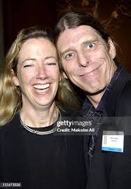 24 Photos & High Res Pictures