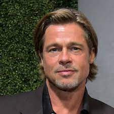 He is the son of jane etta (hillhouse), a school counselor, and william alvin pitt, a truck company manager. Brad Pitt Mit Man Bun Zu Den Oscars Gala De