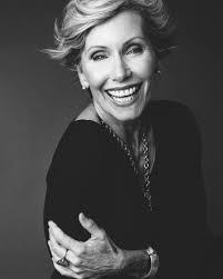 Robin Keene's Instagram, Twitter & Facebook