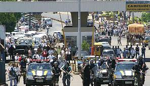 Las fronteras entre paraguay y brasil cumplen dos meses cerradas para evitar la entrada y la propagación del coronavirus en el país, aunque esta medida del gobierno paraguayo también ha provocado malestar e incertidumbre entre los comerciantes de los dos lados. El Negocio Oculto Que Genera Millones En La Triple Frontera Negocios 22 04 2018 El Pais Uruguay