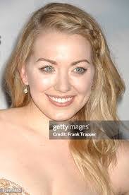 Sarah Lindsey's Instagram, Twitter & Facebook