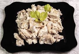 2 linguri ulei de masline 200 g ciuperci 400 g piep de pui 200 g salata verde 2 linguri de zeama de lamaie 1 lingurita sos de maioneza 1 lingurita. Reteta De Salata De Pui Cu Ciuperci Si Maioneza Depozitul De Retete