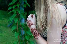 Das motiv auswählen und das hennapulver anrühren. Henna Tattoo Selber Machen Kunstvolle Diy Mehndis Vorlagen