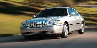 Although this lincoln is obsolete by today's luxury car standards, it remains a good value for the undiscerning. 2011 Lincoln Town Car Review Pricing And Specs