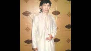 Azmin ali dalam klip video raya jamal abdillah mp3 duration 1:53 size 4.31 mb. Soundhound Sampaikan Salamku Di Aidilfitri By Jamal Abdillah
