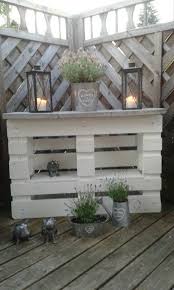 Ob es nun 2 latten tief sein. So Schon Und So Einfach Zu Machen Diy Gartendekoration Paletten Garten Europaletten Garten