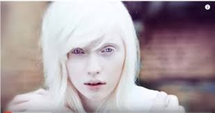 Dengan adobe photoshop kita dapat menyamakan warna kulit seseorang, caranya, ikuti tutorial dibawah Cara Menyamakan Warna Kulit Dengan Photoshop