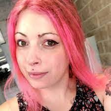 Ashley Tingley's Instagram, Twitter & Facebook