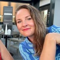 Kristin Queen's Instagram, Twitter & Facebook