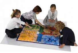 El juego del pachisi se originó en la india alrededor del siglo vi. Breve Historia Del Parchis Y La Oca