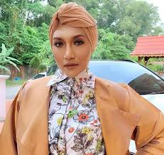 Kini armin ditahan di penjara sungai buloh selepas tiada rakan atau ahli keluarga datang membayar wang jaminan. Artis Malaysia Foto Wajah Anak Bujang Ziana Zain Facebook